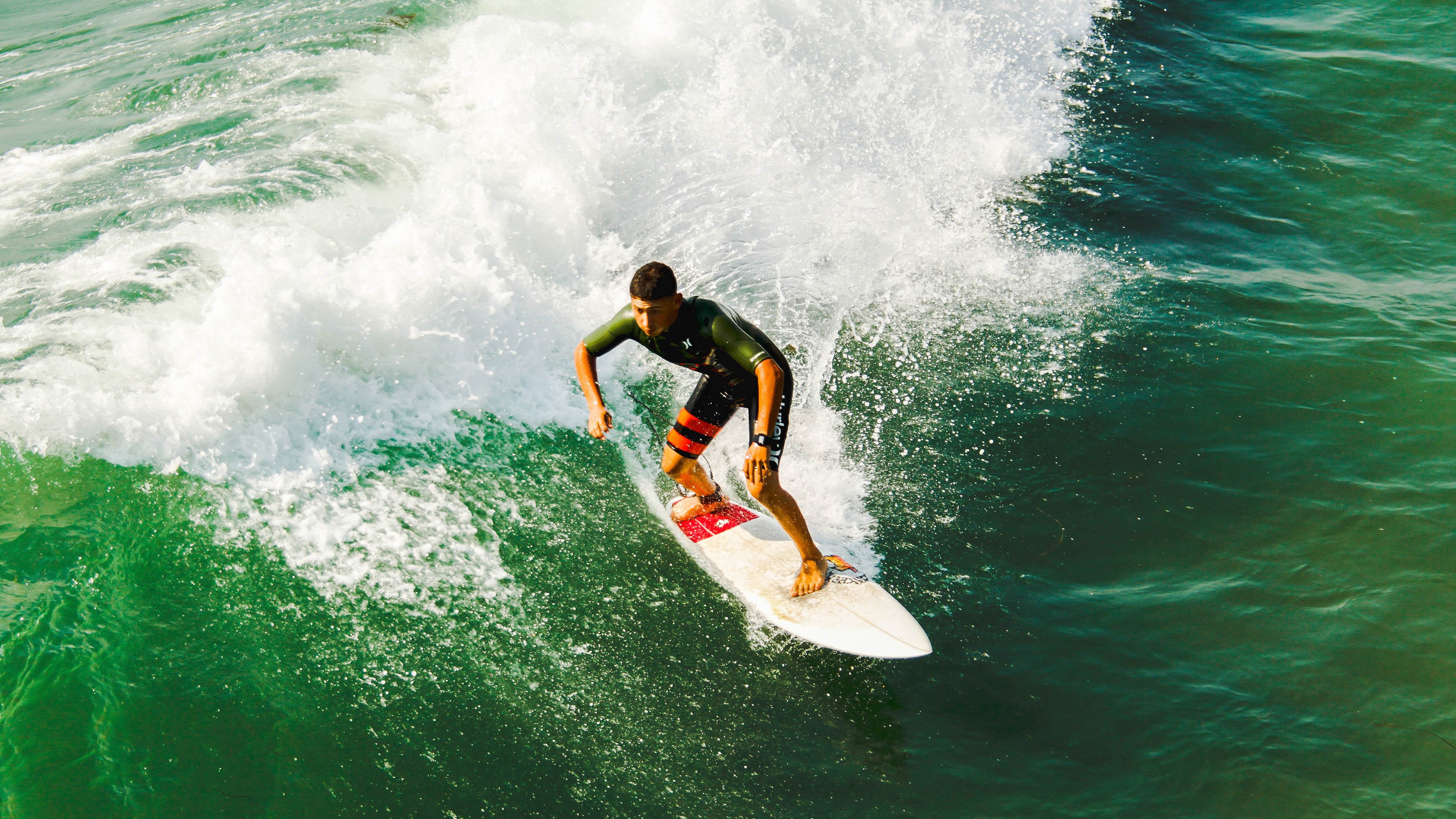 熊猫体育赛事-哈利伯顿进攻端无人可挡，湖人掀翻吉林队